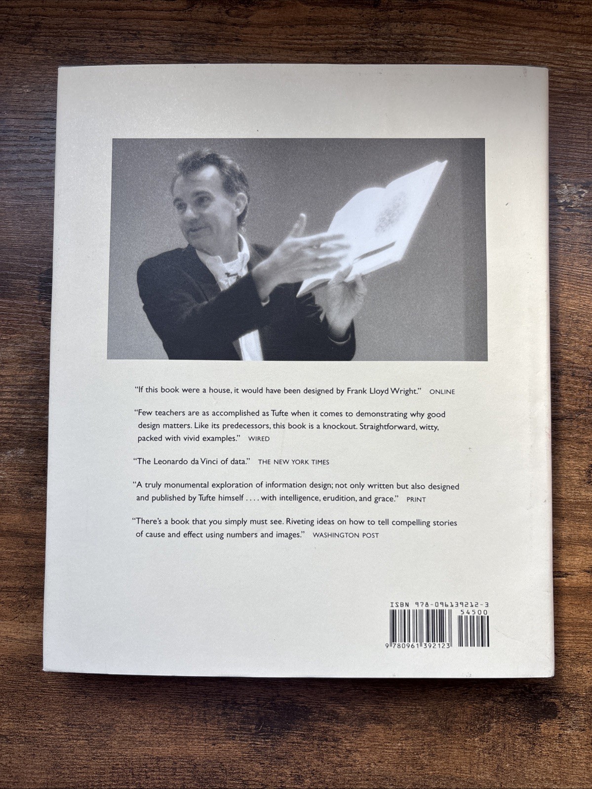 Visual Explanations : Images and Quantities, Evidence and Narrative by Edward R.