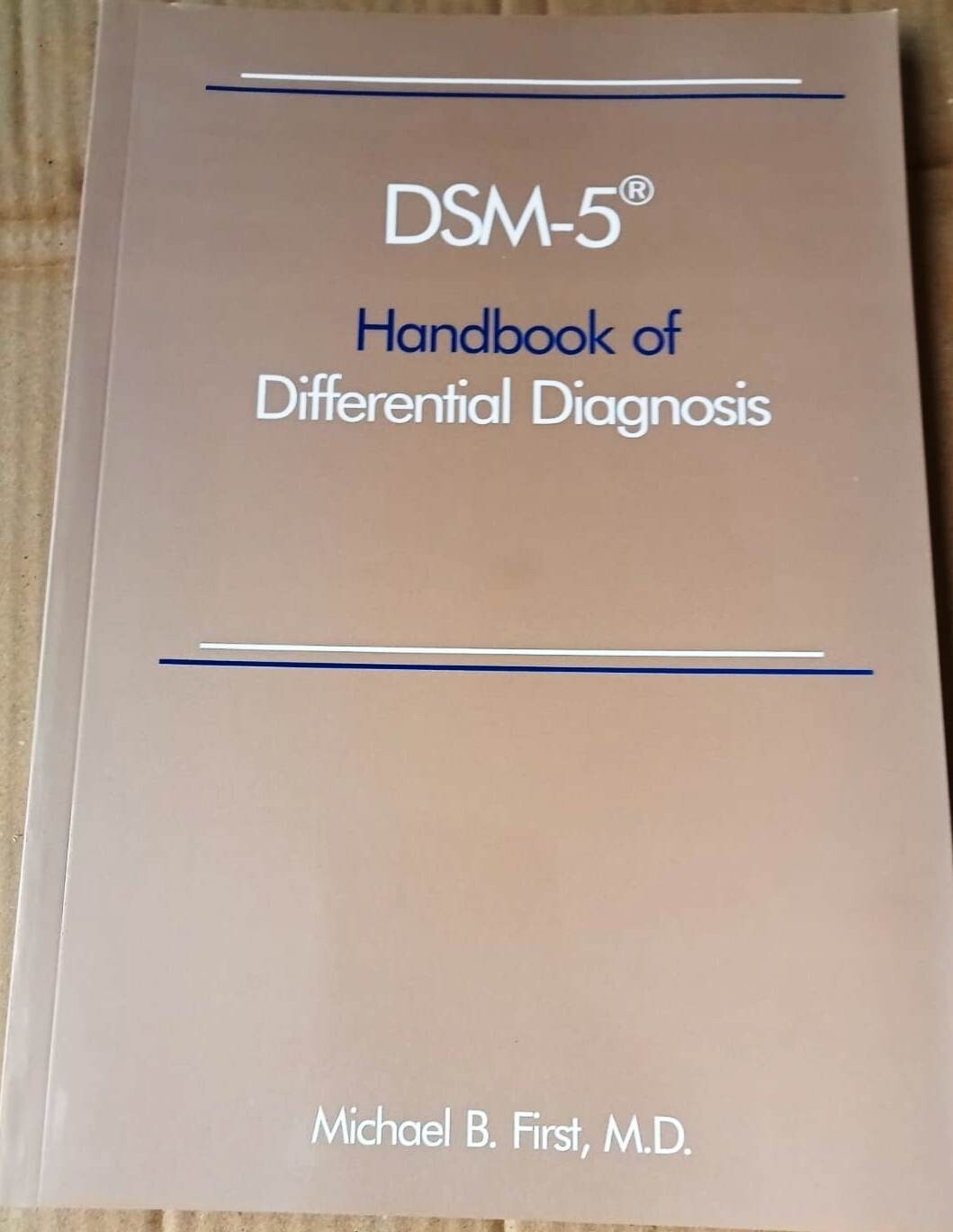 DSM-5 Handbook of Differential Diagnosis 1st Edition Free Shipping Nationwide