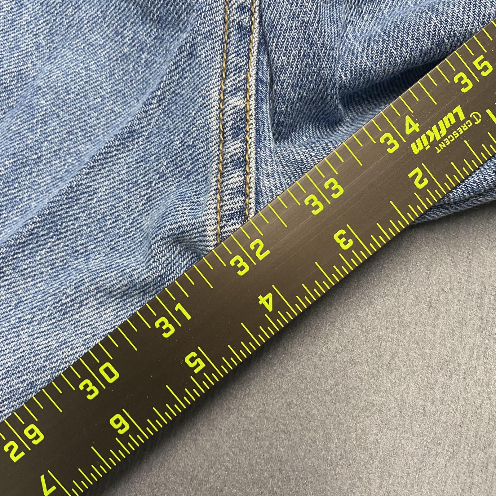 Vintage Levis 550 Jeans Mens 42×32 Light Blue Wash Relaxed Fit Tapered Denim