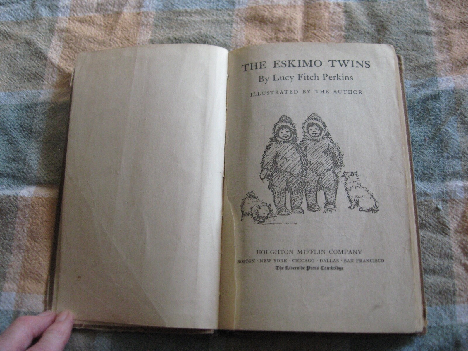 BookThe Eskimo Twins-School edition-1942-Lucy-Fitch,Perkins-Houghton Miffin Co.-