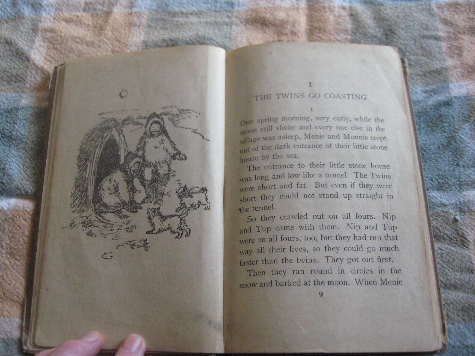 BookThe Eskimo Twins-School edition-1942-Lucy-Fitch,Perkins-Houghton Miffin Co.-