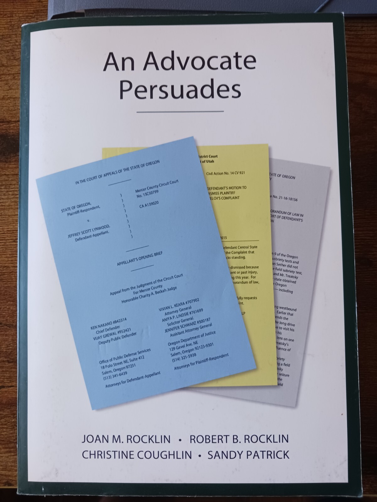 An Advocate Persuades by Robert Rocklin, Joan Rocklin, Christine Coughlin and…