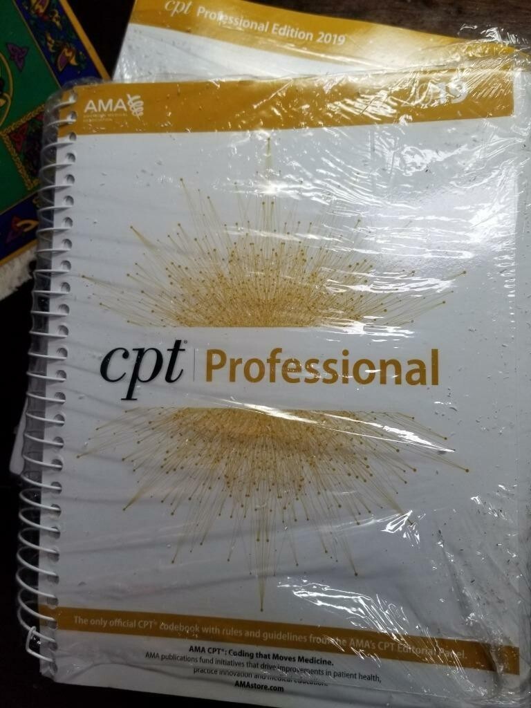 CPT 2019 CPT Current Procedural Terminology Professional Spiral Book NEW