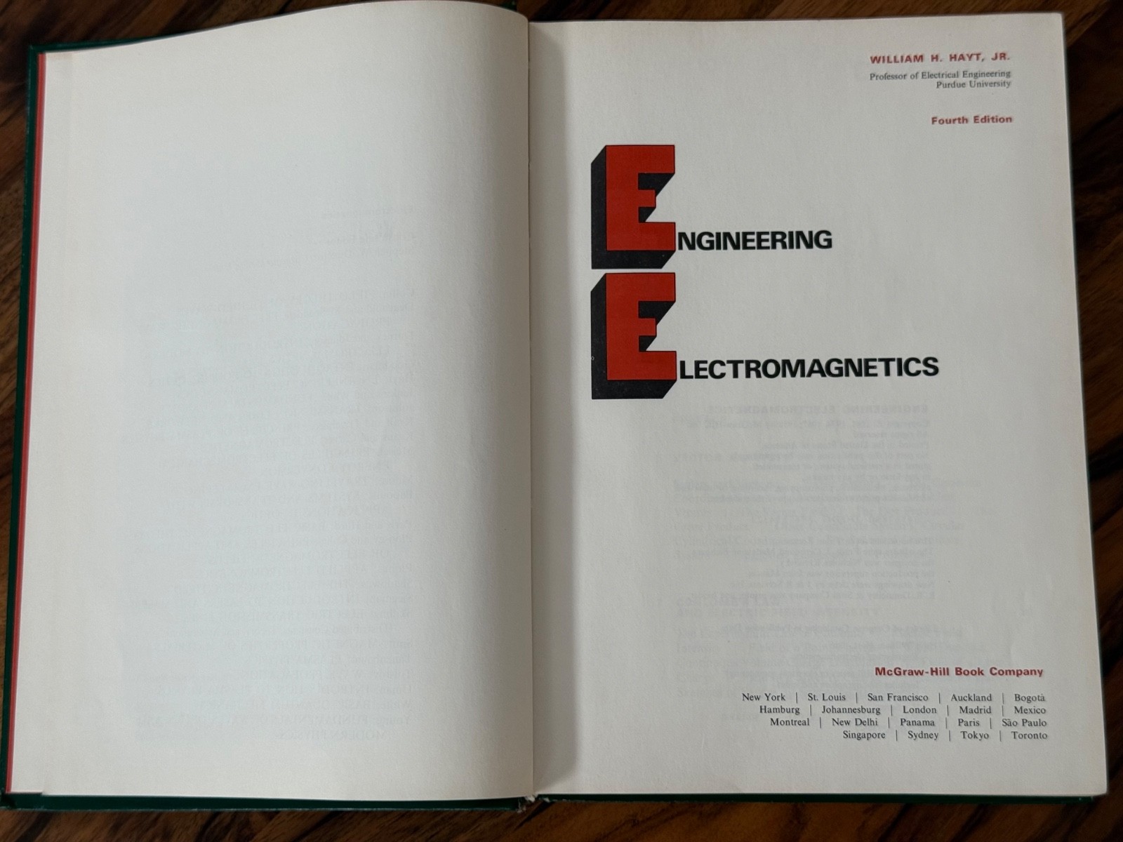 Engineering Electromagnetics by William H. Hayt Jr. 0070273952