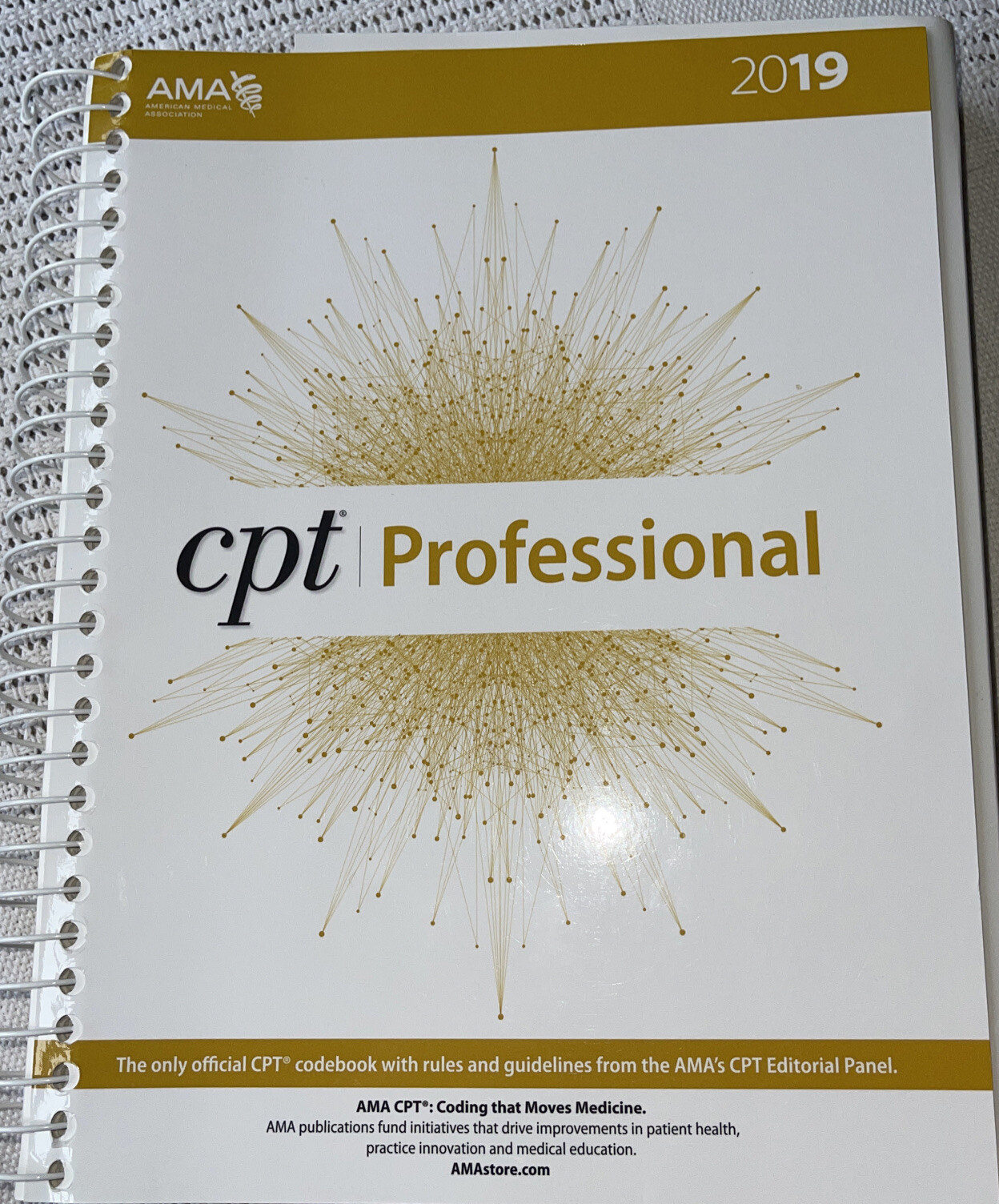 CPT 2019, Paperback by American Medical Association (COR), Like New Used