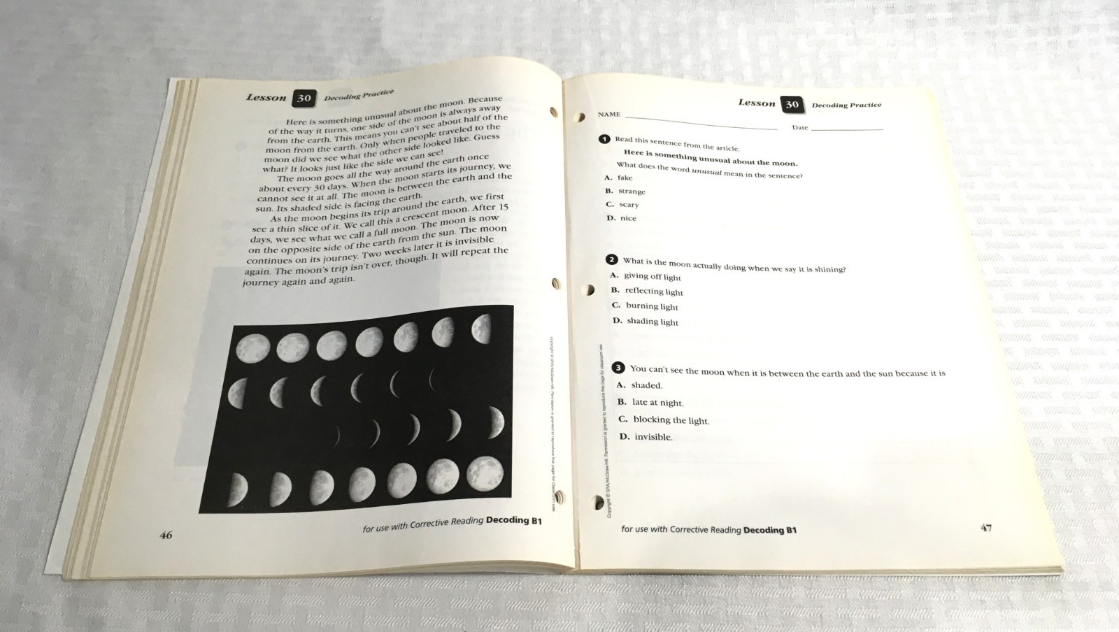 SRA PRACTICING DECODING SKILLS / STANDARDIZED TEST FORMAT / DECODING B1