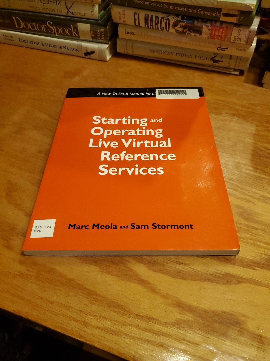 How-To-Do-It Manuals #118: Starting & Operating Live Virtual Reference Services