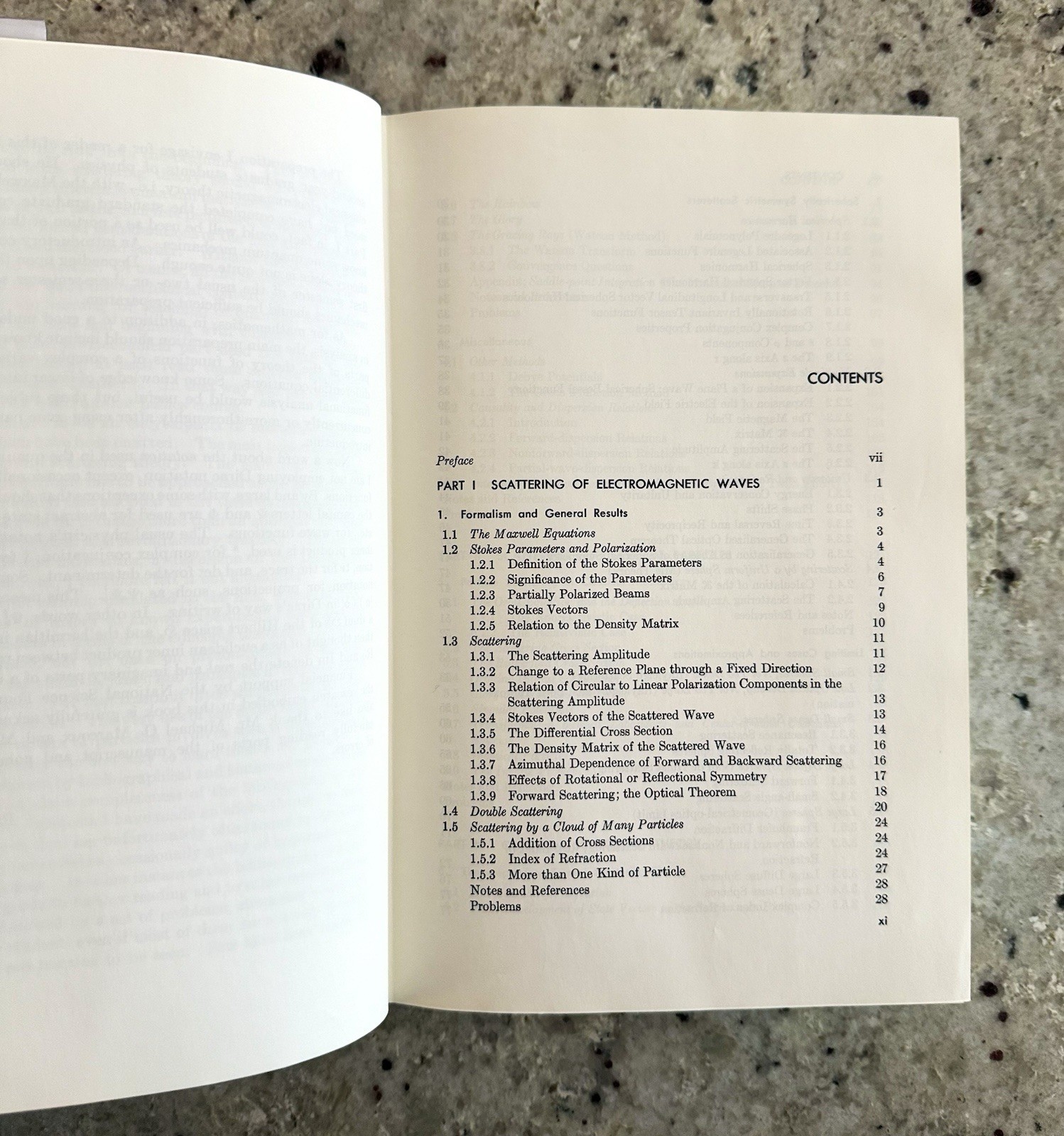 VTG 1966 Scattering Theory of Waves & Particles 1st by Newton HCDJVG