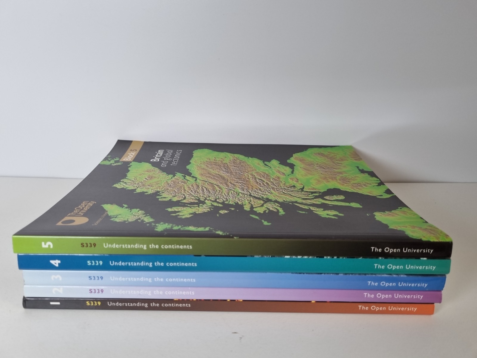 Understanding the Continents Open University S339 5 Textbook Bundle Paperback