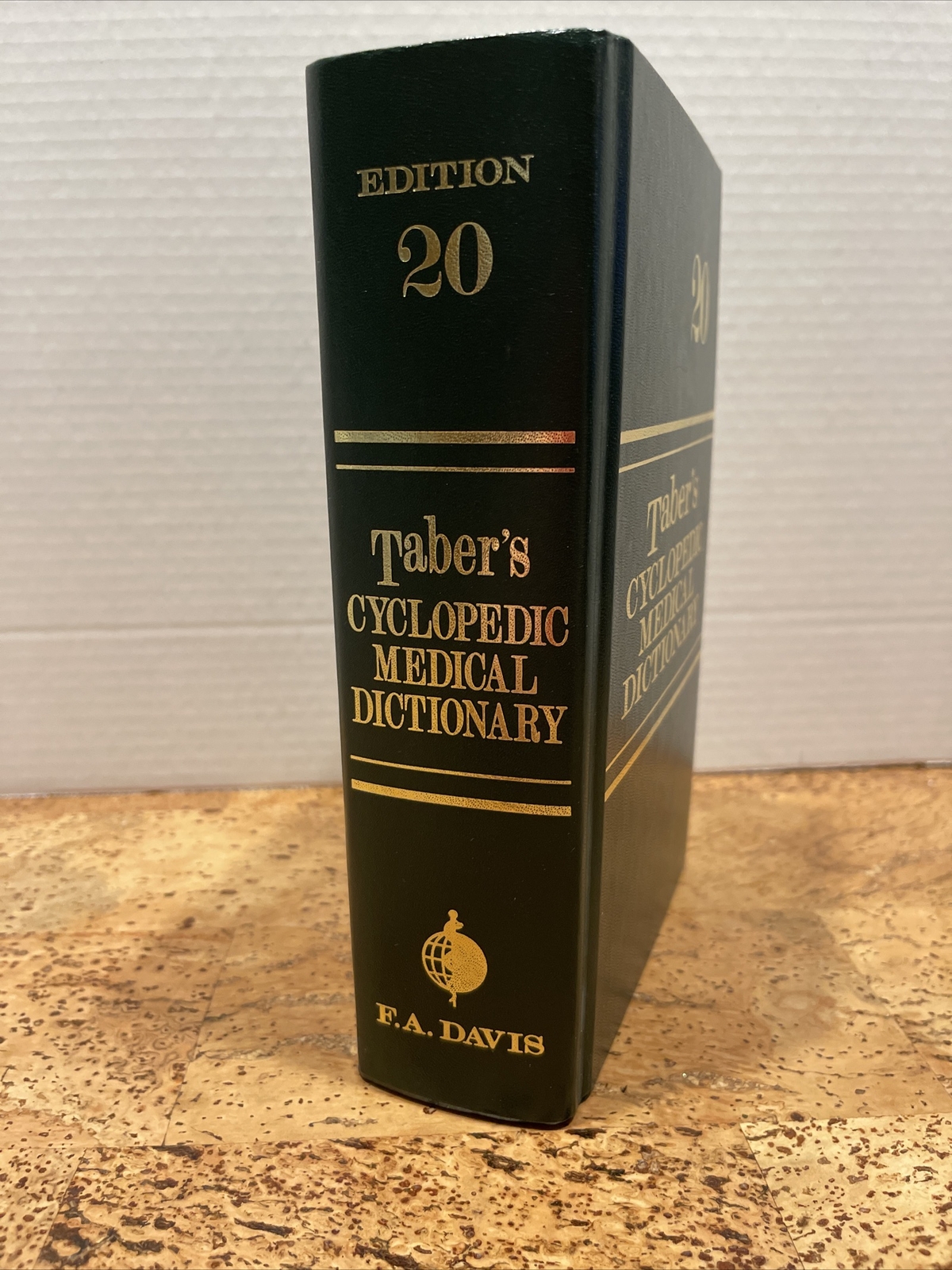 Taber’s Cyclopedic Medical Dictionary : Thumb-Indexed Version by Donald Venes…