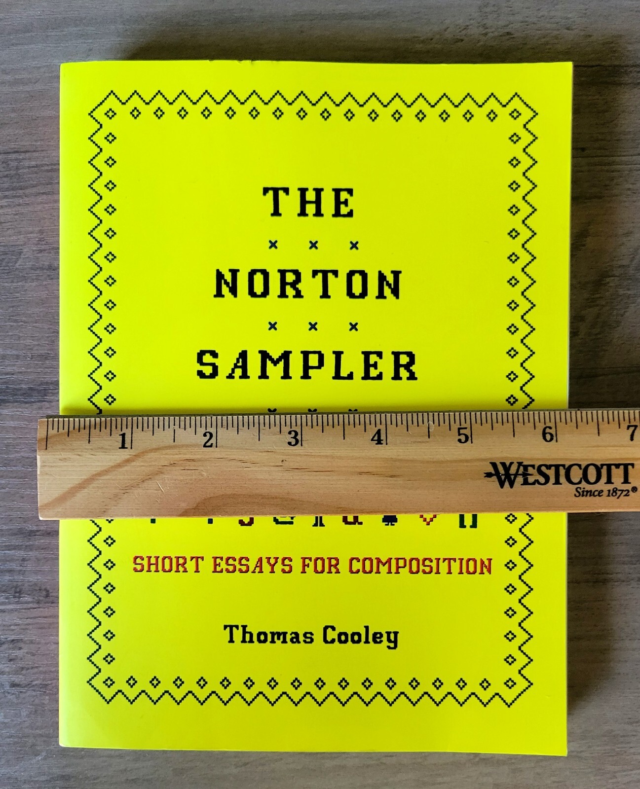 Norton Sampler Book Short Essays for Composition Thomas Cooley 6th Edition 2003