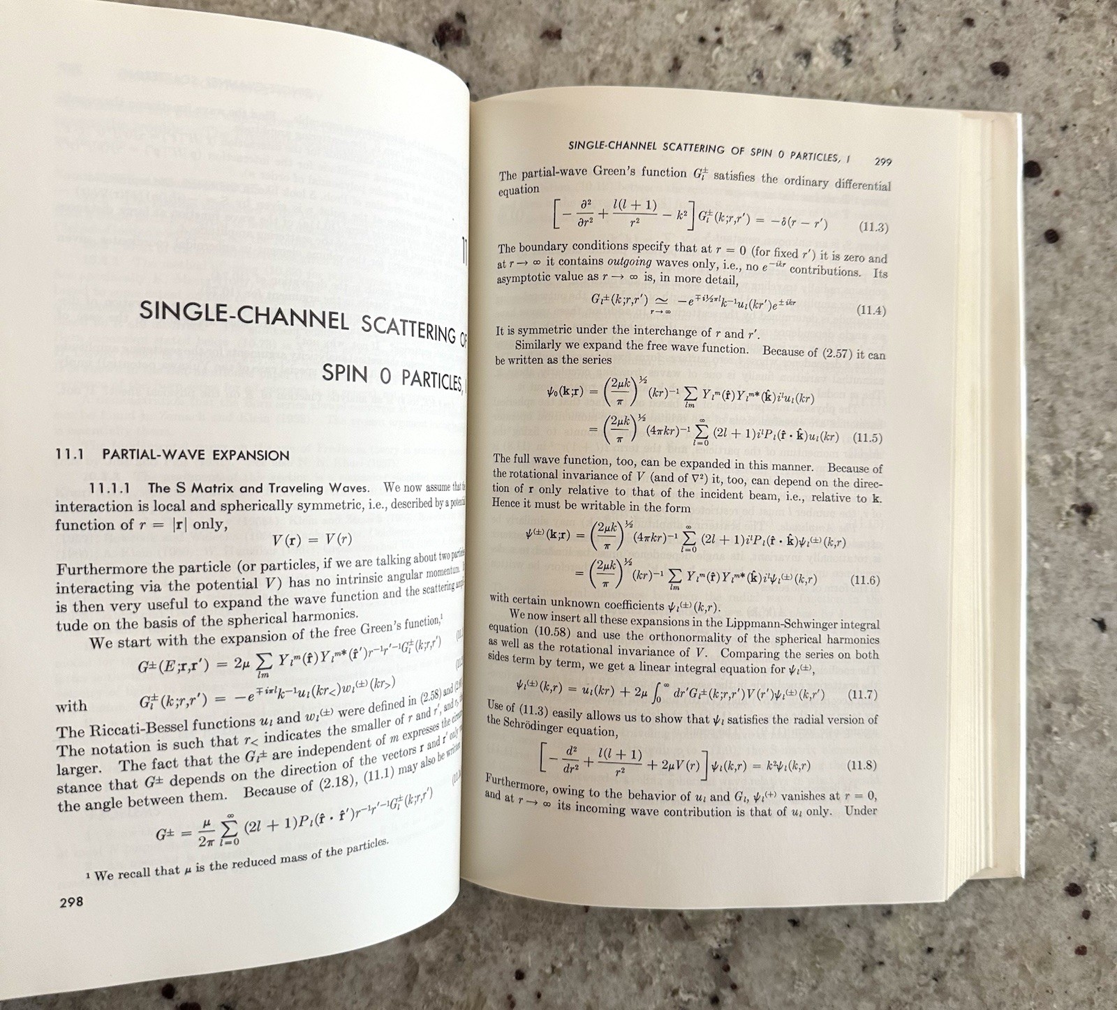 VTG 1966 Scattering Theory of Waves & Particles 1st by Newton HCDJVG