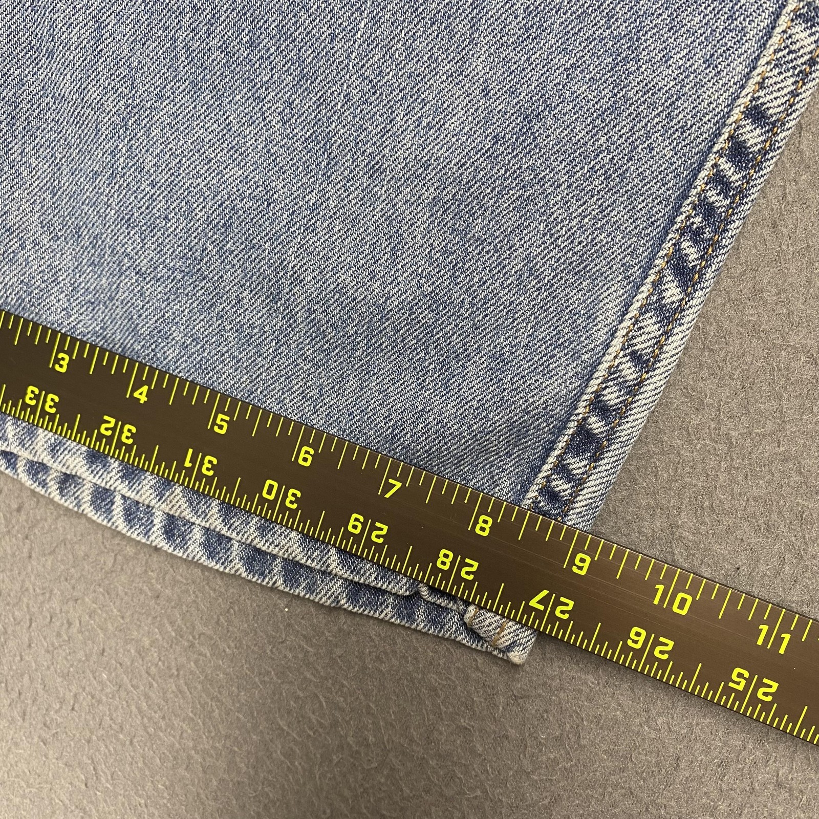 Vintage Levis 550 Jeans Mens 42×32 Light Blue Wash Relaxed Fit Tapered Denim
