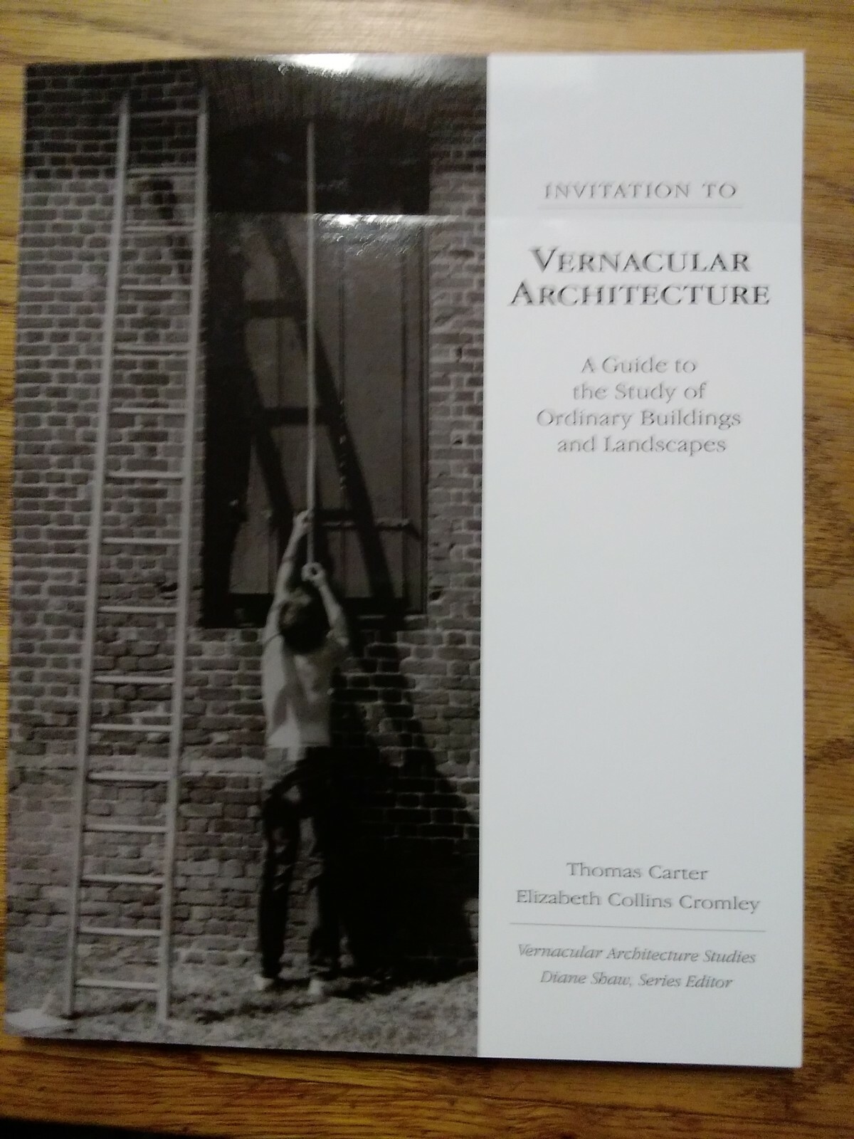 Perspect Vernacular Architectu Ser.: Invitation to Vernacular Architecture : A …