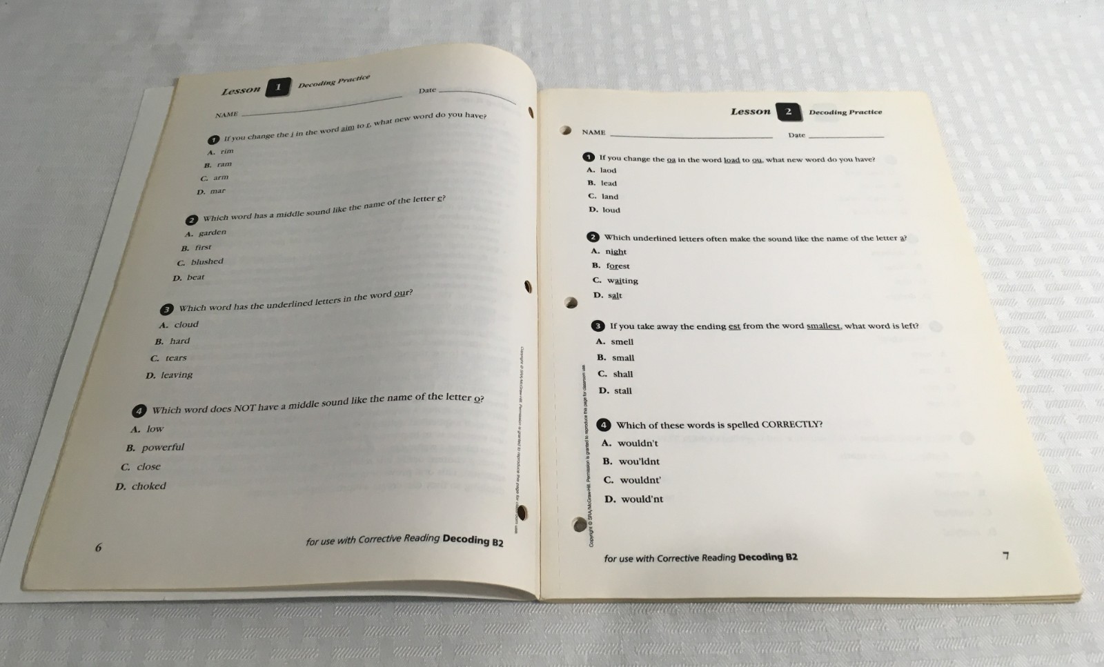 SRA PRACTICING DECODING SKILLS / STANDARDIZED TEST FORMAT / DECODING B2
