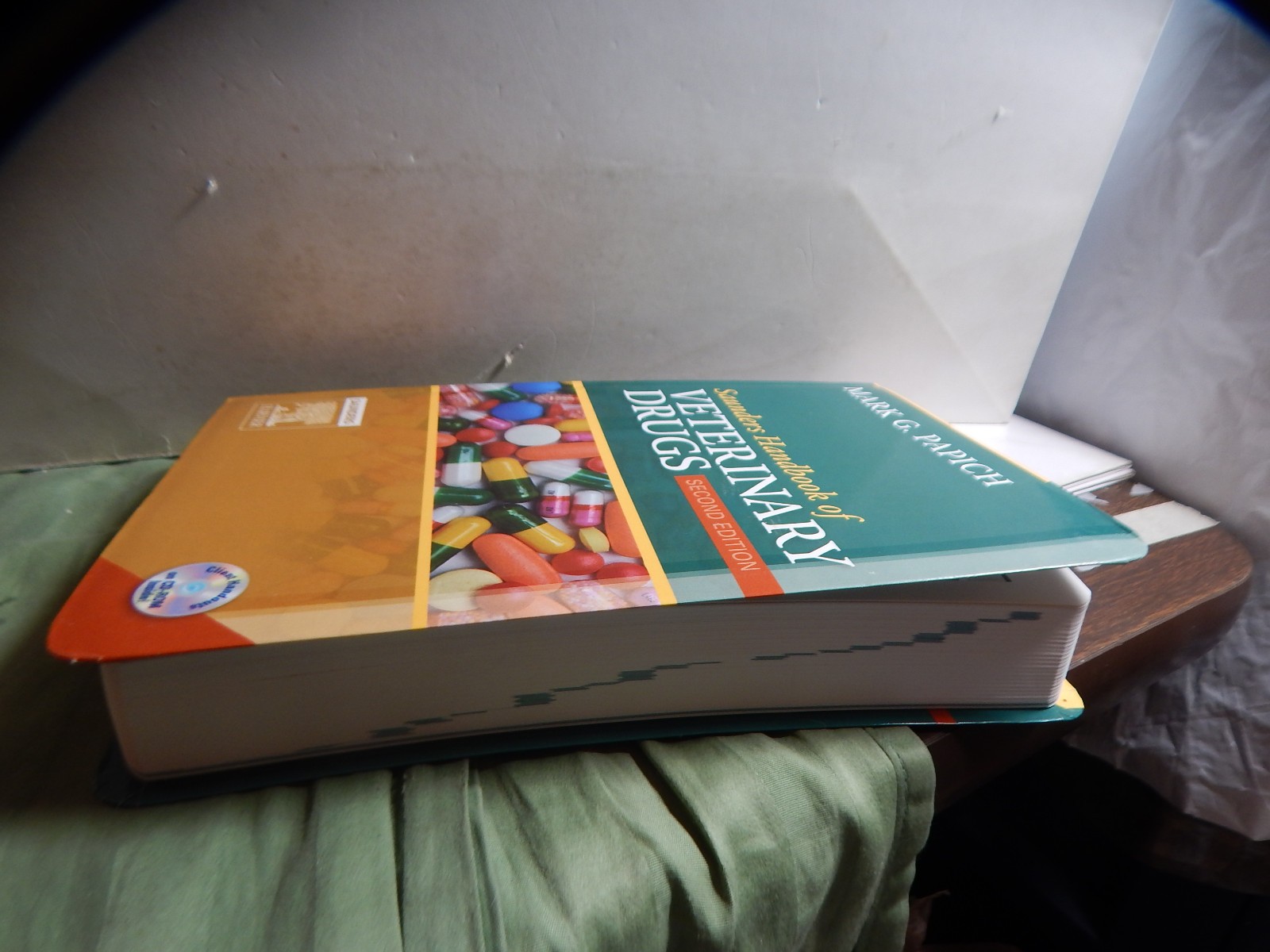 Saunders Handbook of Veterinary Drugs 2nd ed Small & Large Animal VERY GOOD COND